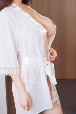 巨胸美女狂喷奶水www网麻豆_剧情片电影在线观看